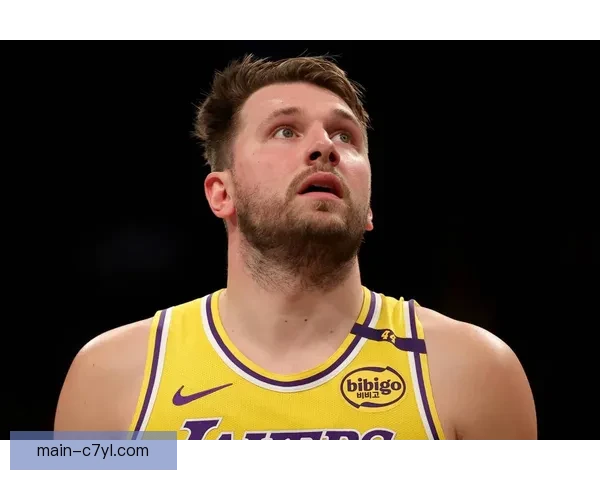 雷迪克称东契奇腿筋酸痛待检查